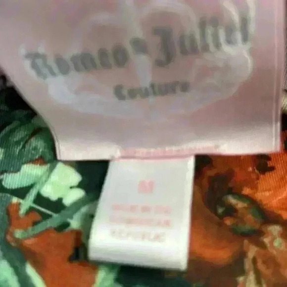 Ladies Romeo and Juliet  dress. Size medium. New with tags. - Picture 7 of 7